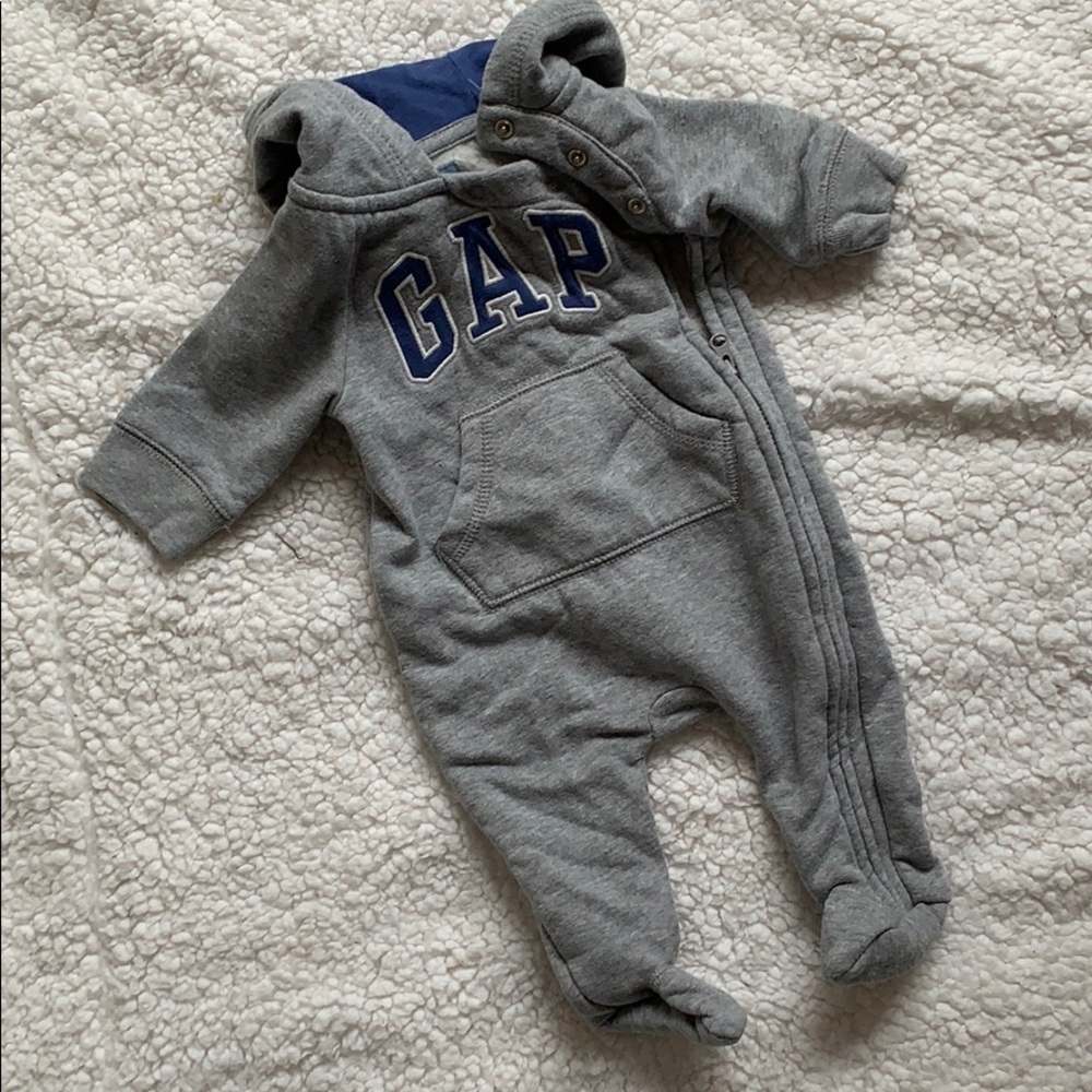 Baby gap onsie